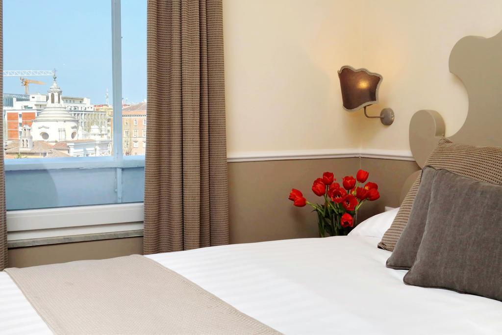 Colosseum Terrace Suite Рим Екстер'єр фото