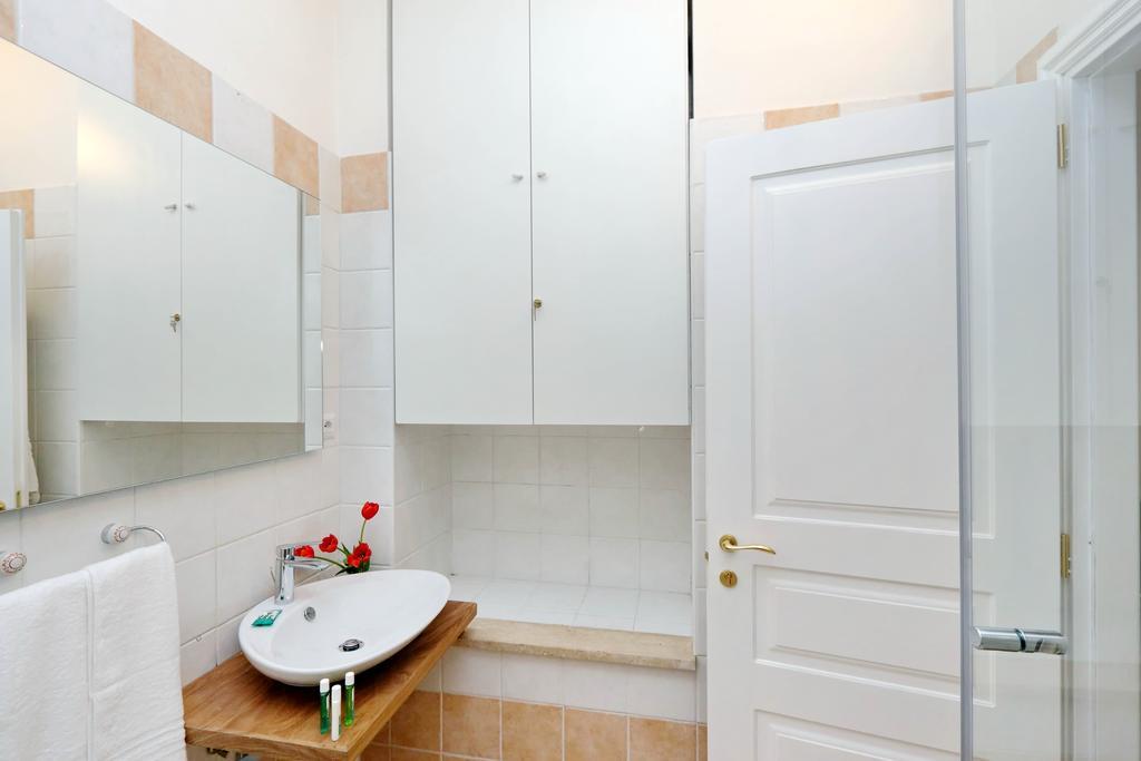Colosseum Terrace Suite Рим Екстер'єр фото
