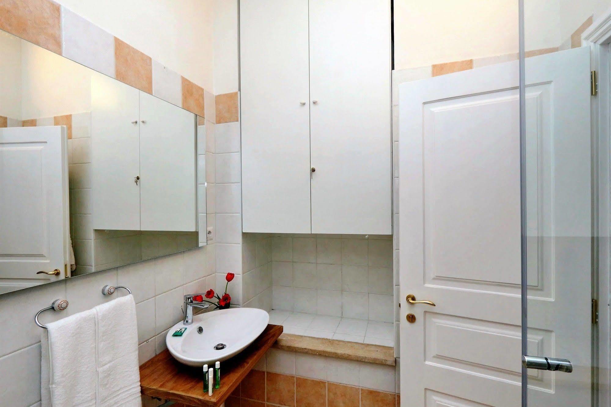 Colosseum Terrace Suite Рим Екстер'єр фото