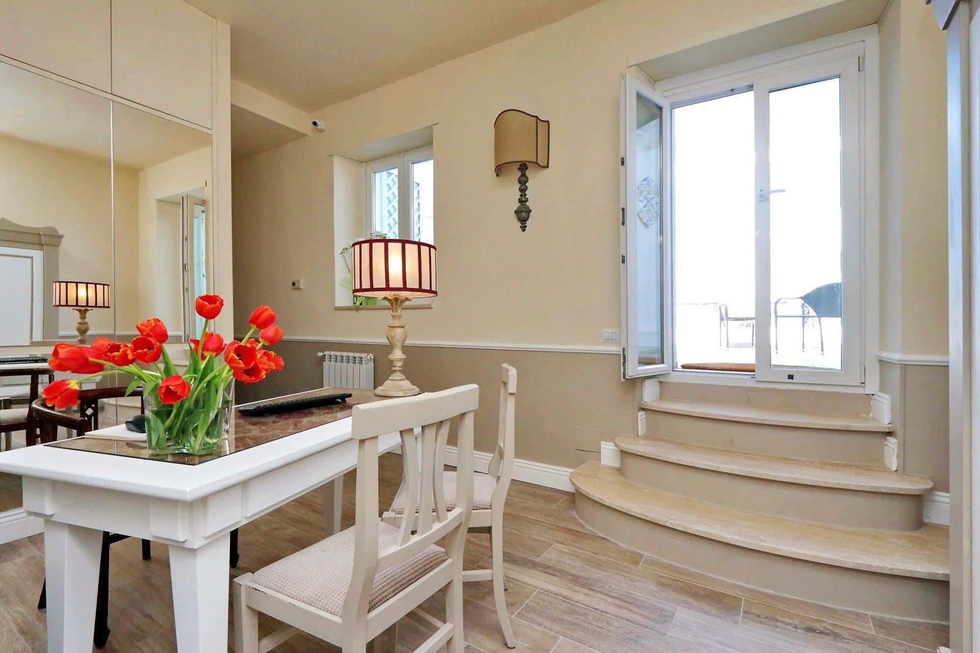 Colosseum Terrace Suite Рим Екстер'єр фото