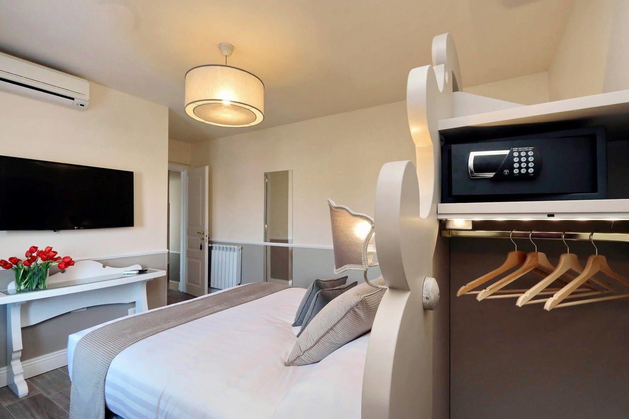 Colosseum Terrace Suite Рим Екстер'єр фото