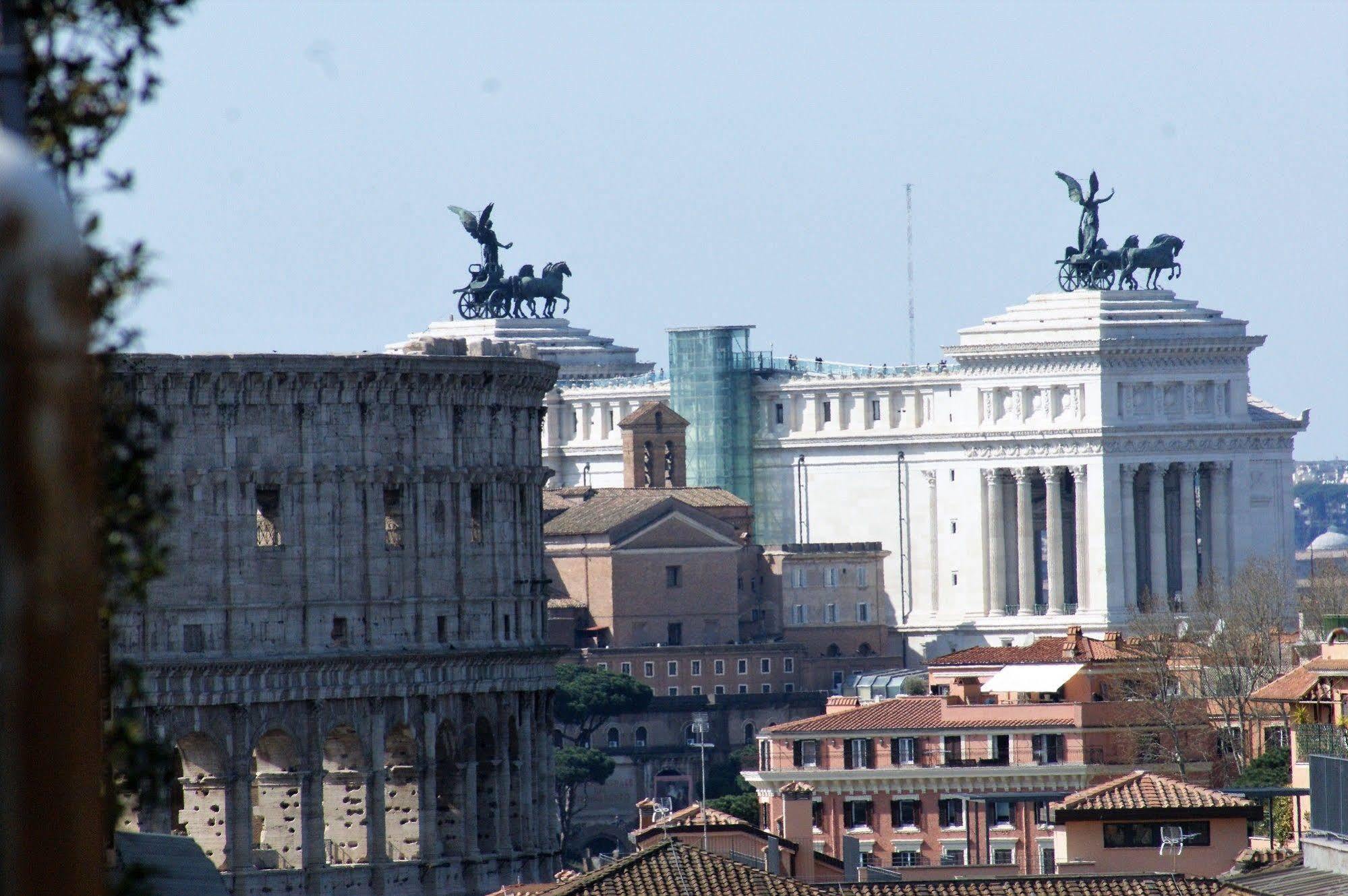 Colosseum Terrace Suite Рим Екстер'єр фото